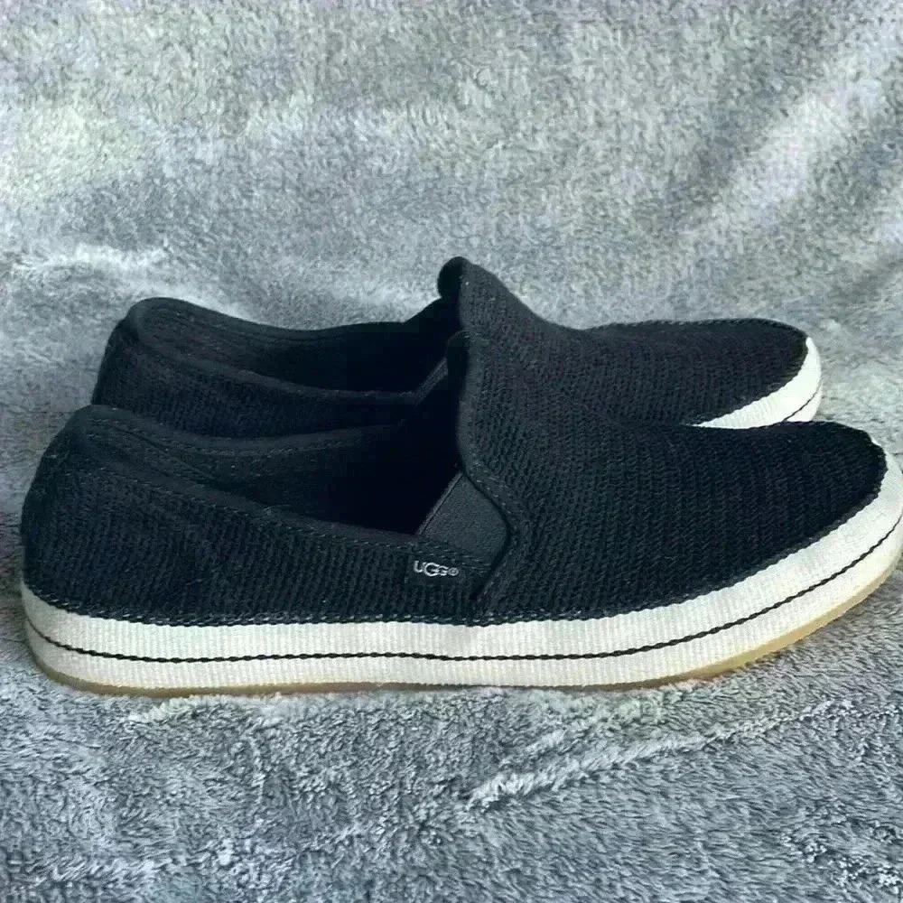 UGG Bren Slip-On Sneaker in Black Size 9.5 EUC - Picture 7 of 8